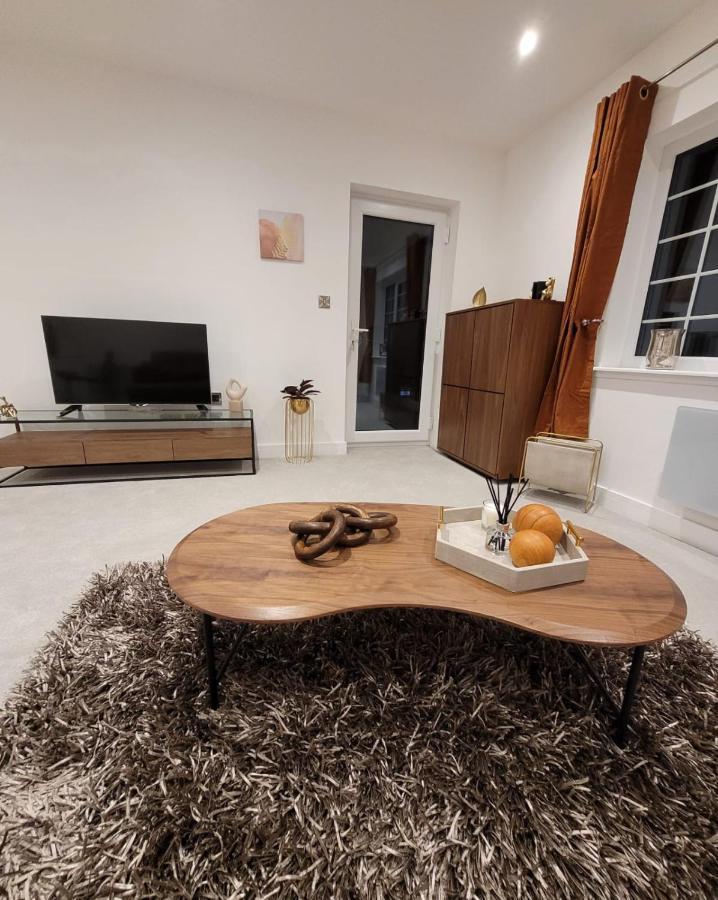 Luxury 1 Bed Apartment In The Centre Of Rochester Wainscot Zewnętrze zdjęcie
